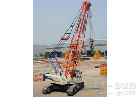 中聯重科ZCC750履帶式起重機