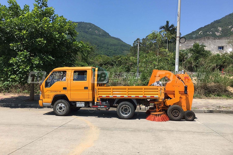 閩科TSJ-2200雙滾筒掃路機
