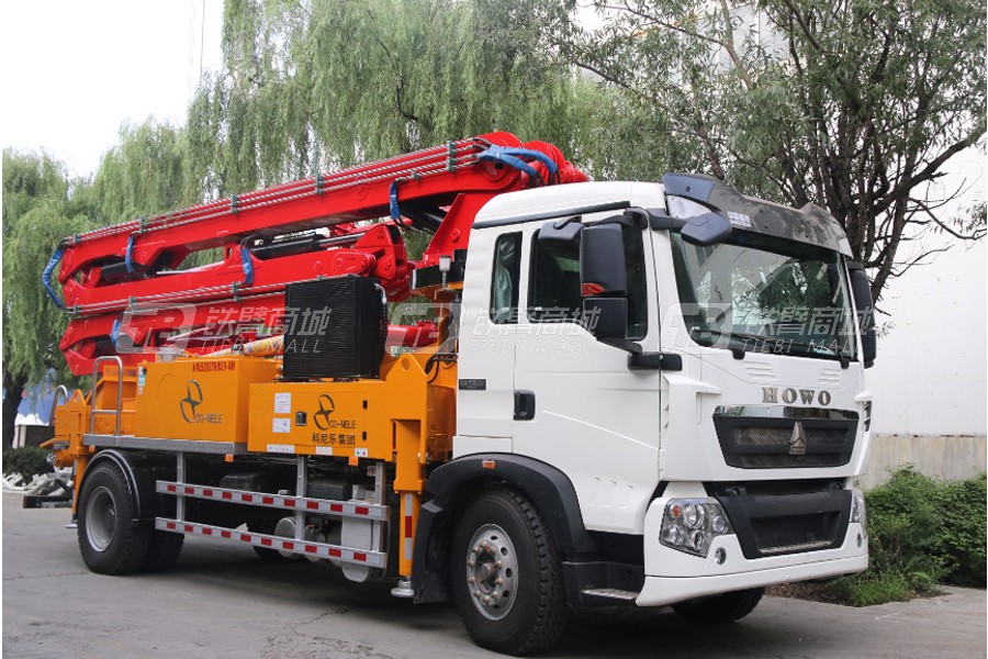中青林KNL5203THB30-4M重汽豪沃30米泵車