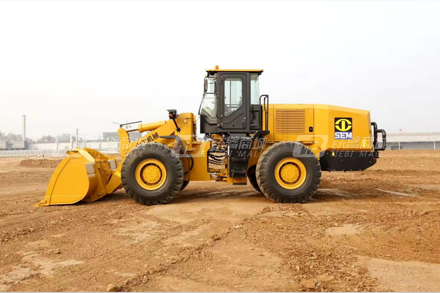 山工SEM658D輪式裝載機